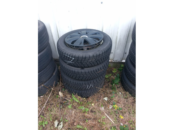 Barum Polaris 3 175/65 R15 84T Winterreifen – 4 Stück, gebraucht Barum Polaris 3 175/65 R15 84T Winterreifen – 4 Stück, gebraucht