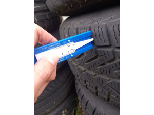 Vredestein 215/65 R16 98H Allwetterreifen – 4 Stück, gebraucht Vredestein 215/65 R16 98H Allwetterreifen – 4 Stück, gebraucht