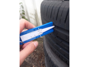 Continental 215/60 R16 95V Sommerreifen – 4 Stück, gebraucht Continental 215/60 R16 95V Sommerreifen – 4 Stück, gebraucht