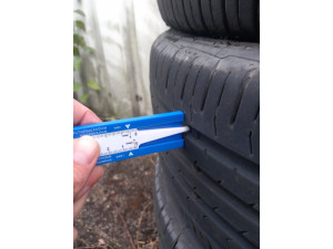 Continental 215/60 R16 95V Sommerreifen – 4 Stück, gebraucht Continental 215/60 R16 95V Sommerreifen – 4 Stück, gebraucht