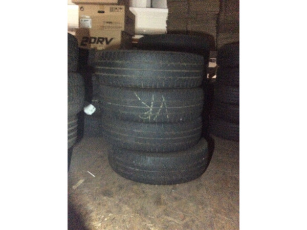 Michelin Agilis Camping 225/75 R16 116Q Sommerreifen – 4 Stück, gebraucht (DOT 0823)