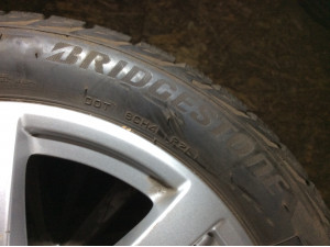 Bridgestone Blizzak 205/50 R17 93H Winterreifen mit Felgen (8V0 601 025 DH) – 4 Stück, gebraucht (DOT 0318)