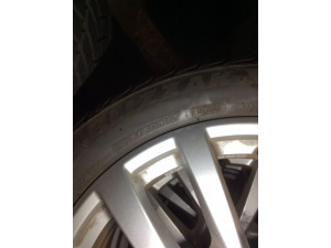 Bridgestone Blizzak 205/50 R17 93H Winterreifen mit Felgen (8V0 601 025 DH) – 4 Stück, gebraucht (DOT 0318)