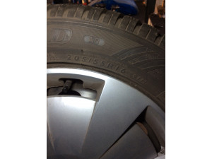 Dunlop SP Winter Sport 205/55 R16 91H Winterreifen auf Stahlfelgen mit Kappe – 4 Stück, gebraucht (DOT 4316)