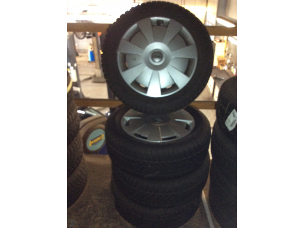 Dunlop SP Winter Sport 205/55 R16 91H Winterreifen auf Stahlfelgen mit Kappe – 4 Stück, gebraucht (DOT 4316)
