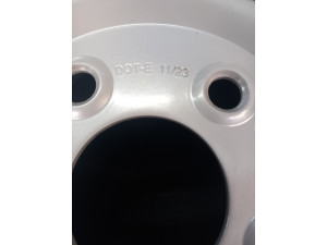 Stahlfelgen 6,00×10H2 ET25 – 3 Stück, gebraucht (DOT 1123) Stahlfelgen 6,00×10H2 ET25 – 3 Stück, gebraucht (DOT 1123)