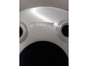 Stahlfelgen 6,00×10H2 ET25 – 3 Stück, gebraucht (DOT 1123) Stahlfelgen 6,00×10H2 ET25 – 3 Stück, gebraucht (DOT 1123)