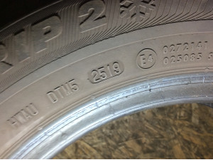 Semperit Master-Grip 2 165/70 R14 81T Winterreifen – 1 Stück, gebraucht (DOT 2519) Semperit Master-Grip 2 165/70 R14 81T Winterreifen – 1 Stück, gebraucht (DOT 2519)