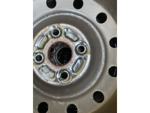 Radsatz Hankook & Eurosnow 165/70R14 85T – Gebraucht, 2,5-5,5 mm, DOT 2XFD FW H 3117