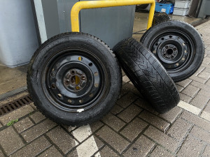 Radsatz Hankook & Eurosnow 165/70R14 85T – Gebraucht, 2,5-5,5 mm, DOT 2XFD FW H 3117
